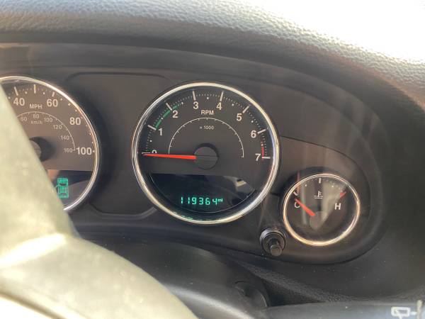 2016 Jeep Wrangler 2 door 5 speed - $12,500 (Warren)63622570733443124