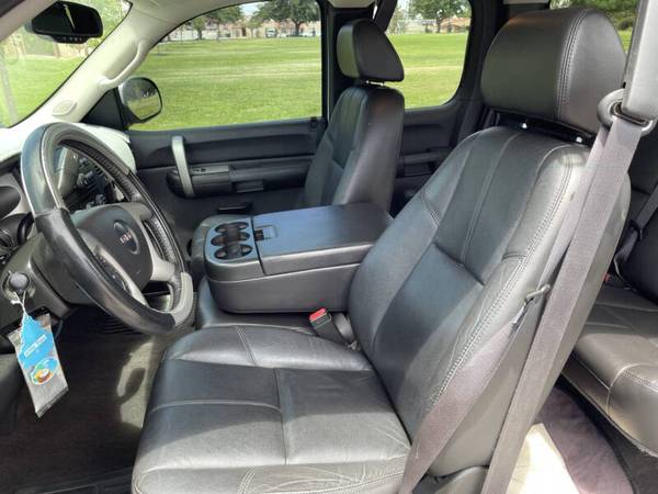 2008 GMC SIERRA - $12,500 (PARK N SELL  575-523-1300)63470888765441123