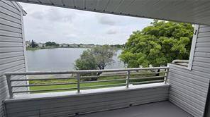 $1,994 / 2br - GATED.. WATER VIEWS.. NICE LOCATION WITH EASY ACCESS TO 95.  UPDATED (LAUDERDALE LAKES/OAKLAND PARK)64002012512387123