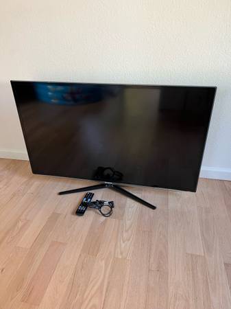 Televisor inteligente Samsung de 46" - $150 (Hayward)63437166352129121