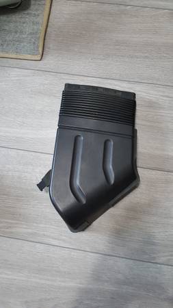 Audi A4  engine air intake duct 1