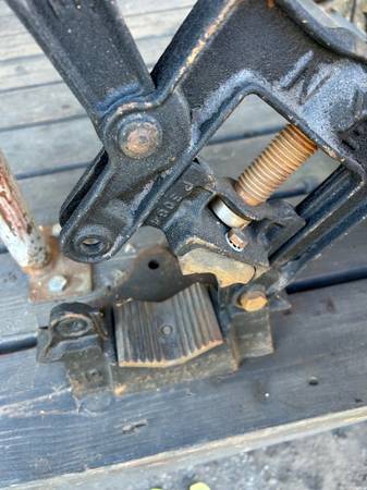 NYE No. 72 Hinged Pipe Vice - $30 (Wenatchee)63441596175747121