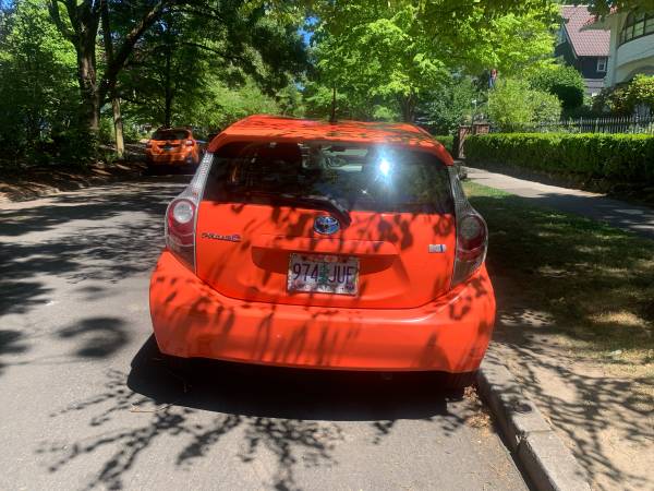 2013 Prius C - 175k, clean & well-maintained - $8,000 (Southeast Portland)63618455471107123