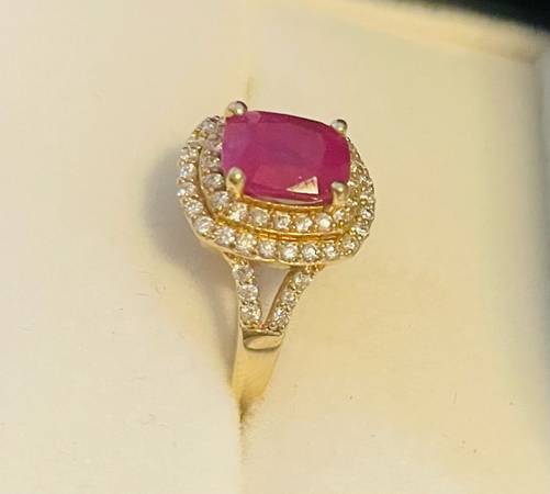 Burmese Ruby and diamond ring 1