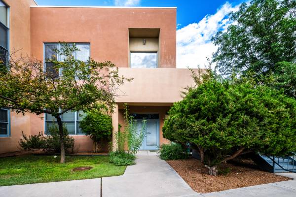 $2,500 / 3br - 1351ft2 - Stunning Midtown Loft. Fiorina Properties63659781449731120