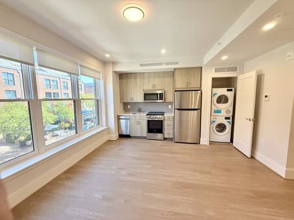 $3,300 / 1br - BEST DEAL IN GEORGETOWN-MANAGER SPECIAL! LEASE TODAY! (Georgetown)63896039583618124