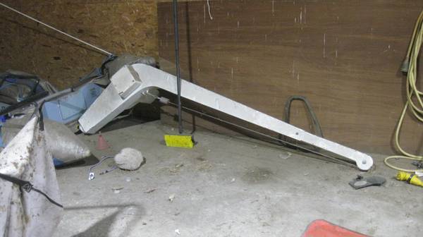 BOW CRANE 1