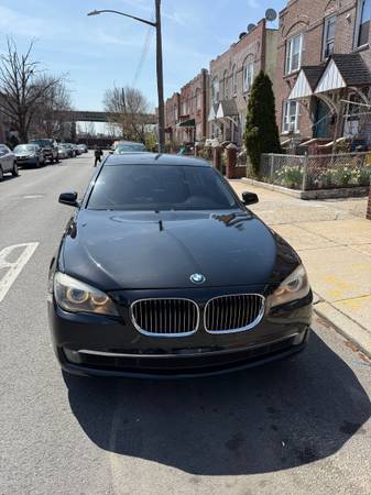 2012 BMW 740LI NAVEGACIÓN CÁMARA DE REVERSA TECHO SOLAR AWD 105K MILLAS - $8,900 (Sunnyside)63654724629249124