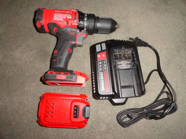 (NEW) CRAFTSMAN CORDLESS DRILL KIT 1