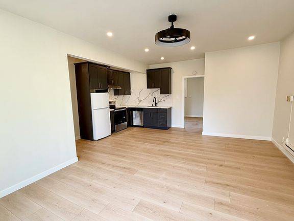 $950 / 1br - Super Spacious Refreshed 1 Bedroom w/ Private Balcony! Piedmont Brdr! (oakland piedmont / montclair)64023719343489121