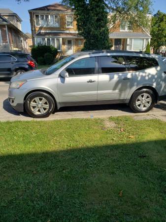 2013 Chevy Traverse LT AWD 1