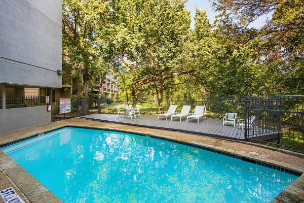 $750 / 1br - 612ft2 - Hard Surface Flooring, Window Coverings, Garage (7610 Skillman St, Dallas, TX)63796350769281124