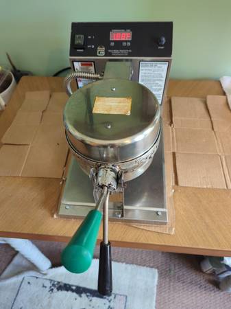 Gold medal commercial Belgium waffle maker 1
