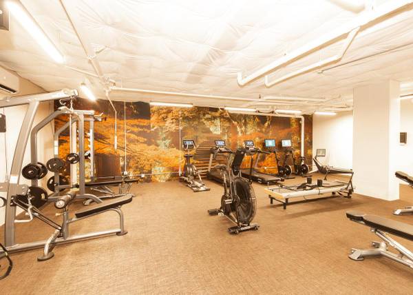 $1,735 / 1br - 652ft2 - Pet Friendly, Great Neighborhood, Hardwood Floors (Basement)63672601262721124