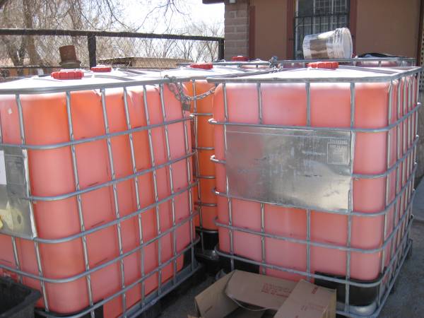 325 gallon totes 1