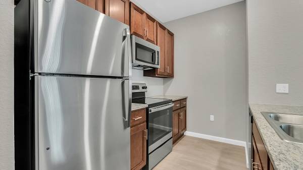 $1,499 / 2br - 1002ft2 - 500 off Move in Special!!! Ideal Wildwood Location, Spacious (Wildwood)63693502215811121