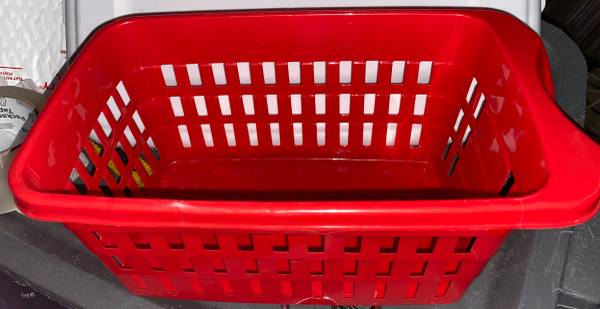 GREENBRIER SLOTTED BASKET WITH HANDLE - $3 (Baldwin)63471465546113120