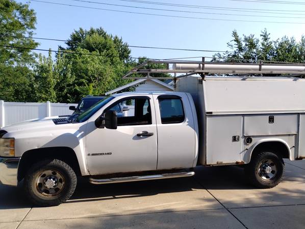 Chevy Ext Cab 3500 HD Camión de Trabajo - $10,500 (Lansing IL)63618847173379123