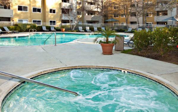 $3,545 / 3br - 1160ft2 - In-Unit Washers & Dryers in Select Apartments, Courtyard View63701686233603120