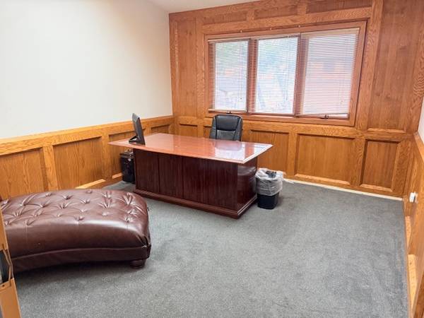 $700 / 300ft2 - Private Office for Rent- All Utilities Included+ Free Internet (Southside)64163338604802121