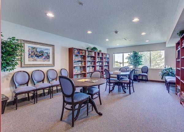 Energy Efficient Appliances, Full Kitchen in Common Area, Beauty Shop 1