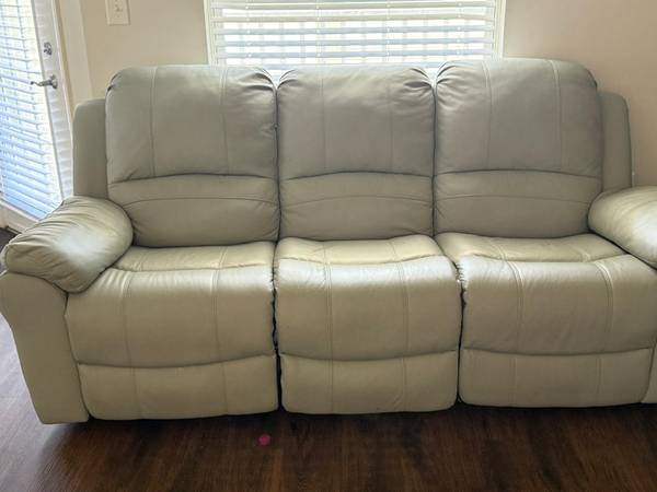 2 LEATHER COUCHES (3 SEATERS) 1