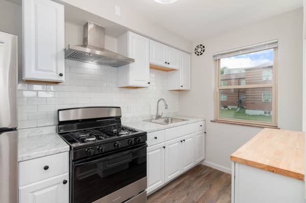 $1195.00 / 2br - 1000ft2 - RENOVATED 2 BED - READY NOW63974474923778123