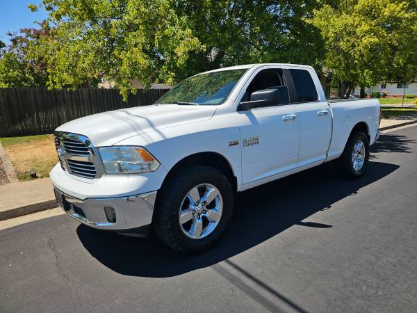2015 dodge ram big horn crew cab v8 5.7 hemi 4x4 automático - $6,500 (Roseville)63619525687939128