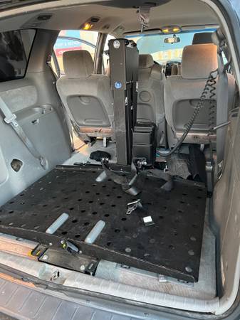 MOBILITY SCOOTER/WHEELCHAIR LIFT 1