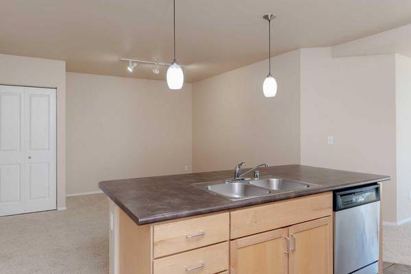 $2,225 / 1br - 532ft2 - Fully equipped kitchens, Resident Clubhouse (Downtown)64037388778883124