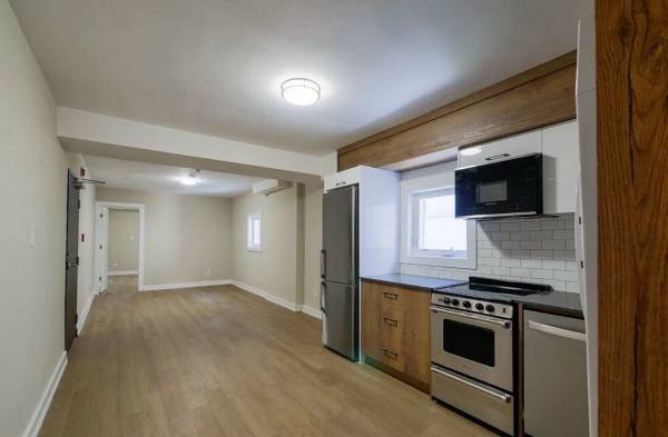 628 Danforth Ave #202, Toronto, ON M4K 1R3 1