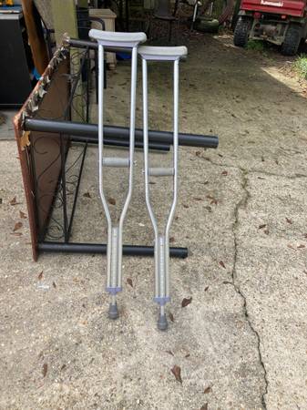 aluminum crutches 1