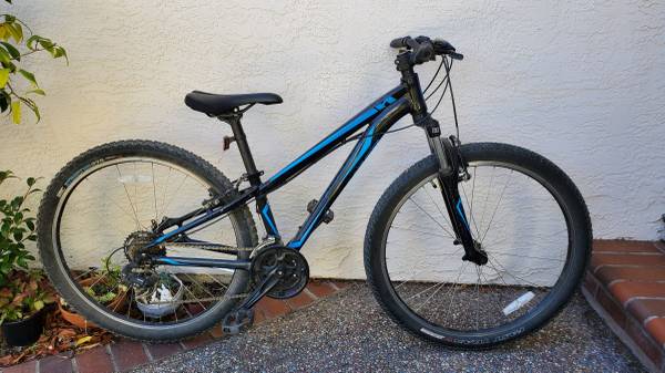Specialized Hardrock 27.5" XS/13 mountain bike 1