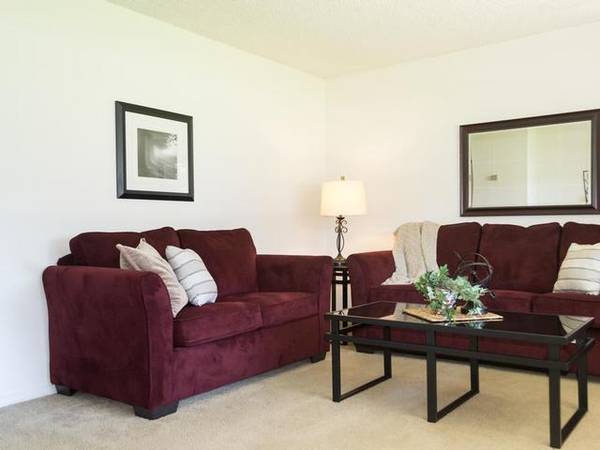 $1,317 / 2 habitaciones - 850 pies² - Listo para tecnología, piscina reluciente, instalaciones de lavandería, patio/balcón63678526921987120