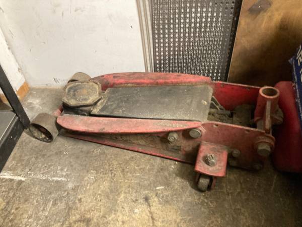 Car Floor Jack - no handle 1