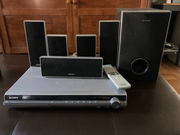 SONY DVD PLAYER & HIME THEATER SYSTEM 1