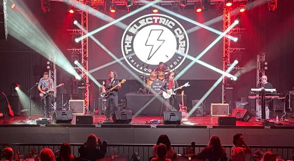 Vocalist / Rhythm guitarist wanted (Oak Park)63961118815106123