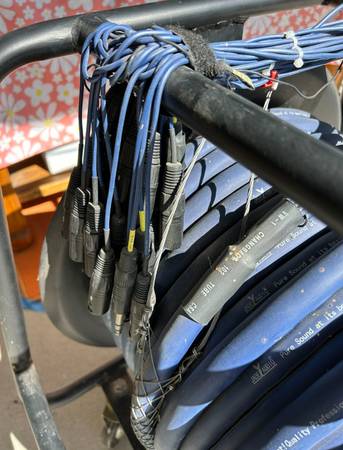 Jade Audio, cable de escenario de 20 canales, 100 pies, con carrito enrollador - $300 (Oceanside)63436948937219122