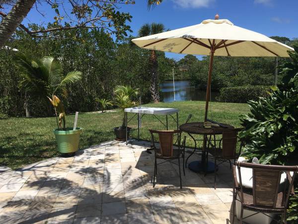$2,200 / 1br - 1000ft2 - Waterfront  - 1 Bedroom w/floating dock (Stuart- Manatee Pocket)63799685083907120