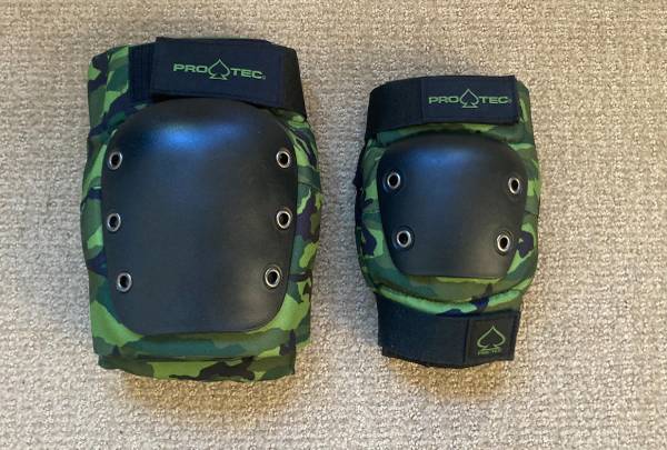 Medium Camo Protec extreme sports elbow and knee pads 1