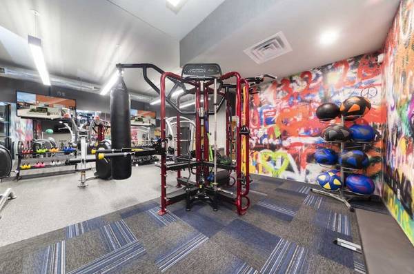$1,235 / 1br - 669ft2 - Get a free month's rent AND $1,000 off your move in costs! (Manchester)64027112449410123