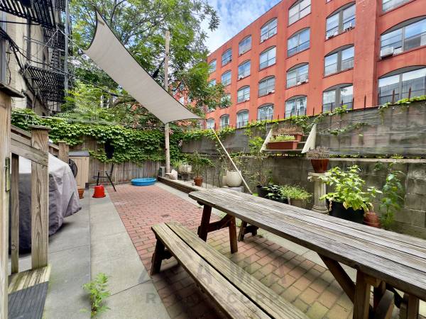 $2,999 / 1br - NO FEE Large 1BR Duplex w/ Shared Backyard Laundry Bldg By G Train (Clinton Hill / Pratt Institute / Bedstuy)63816679840003123