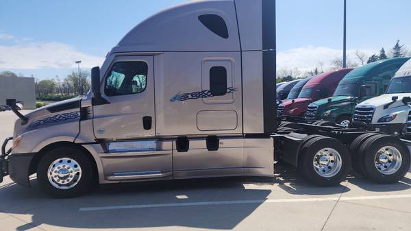 SEMI TRUCK FOR SALE !!!! - $49,000 (Houston)63622483523843122