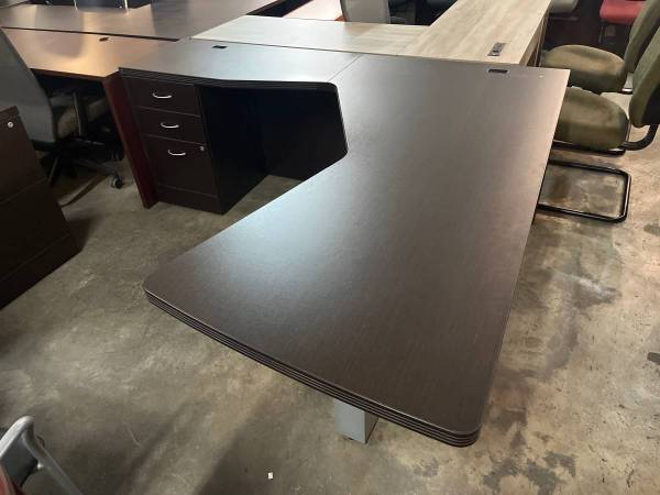 executive L-shape desk 1