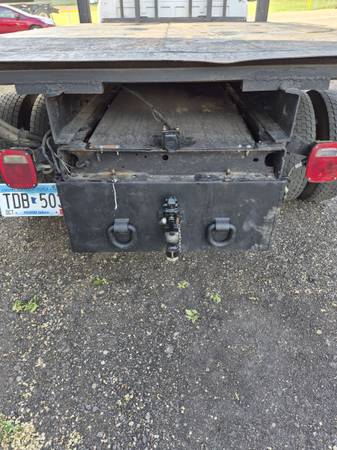 2004 Ford F550 12' - Photo 9