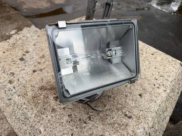 6 Free 500 watt lamps (vancouver) 1