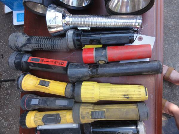 Gran lote de linternas vintage de kriptón Maglight + - $25 (FEDERAL WAY)63471420327041122
