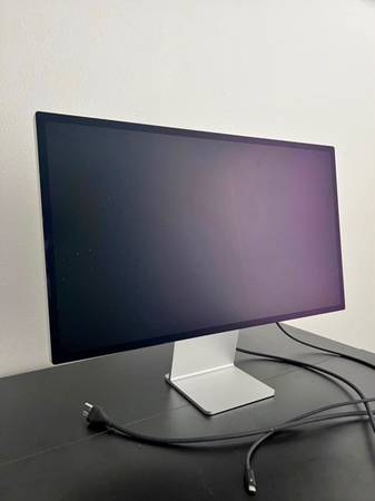Apple studio display 1