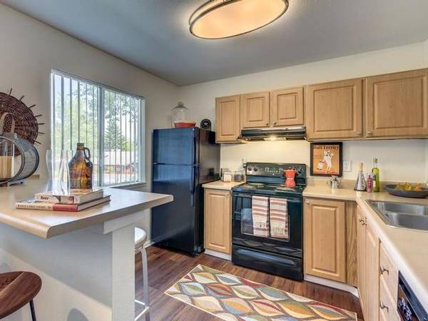 $2,247 / 2br - 840ft2 - Minutes from Microsoft and Nintendo! Leasing NOW! (Redmond)63808008294531122
