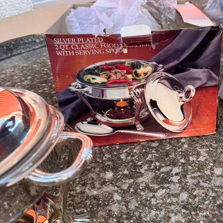 Silver-Plated 2 Qt Chafing Dish / Serving Set – Like New 1
